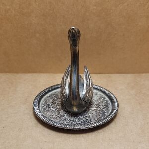 Zellers Elegant Silver Plated Swan Ring Holder